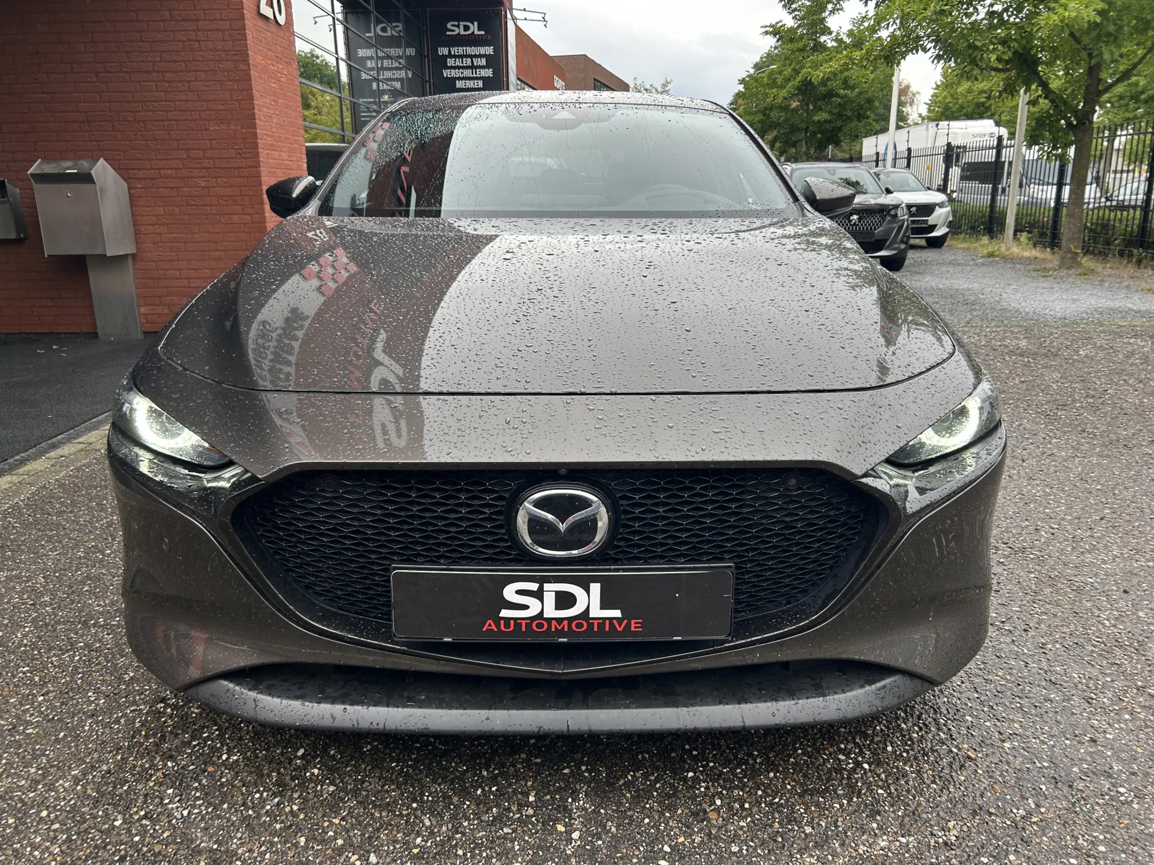Mazda 3 2.0 e-SkyActiv-G M Hybrid 122 Luxury // FULL LED / — photo 5