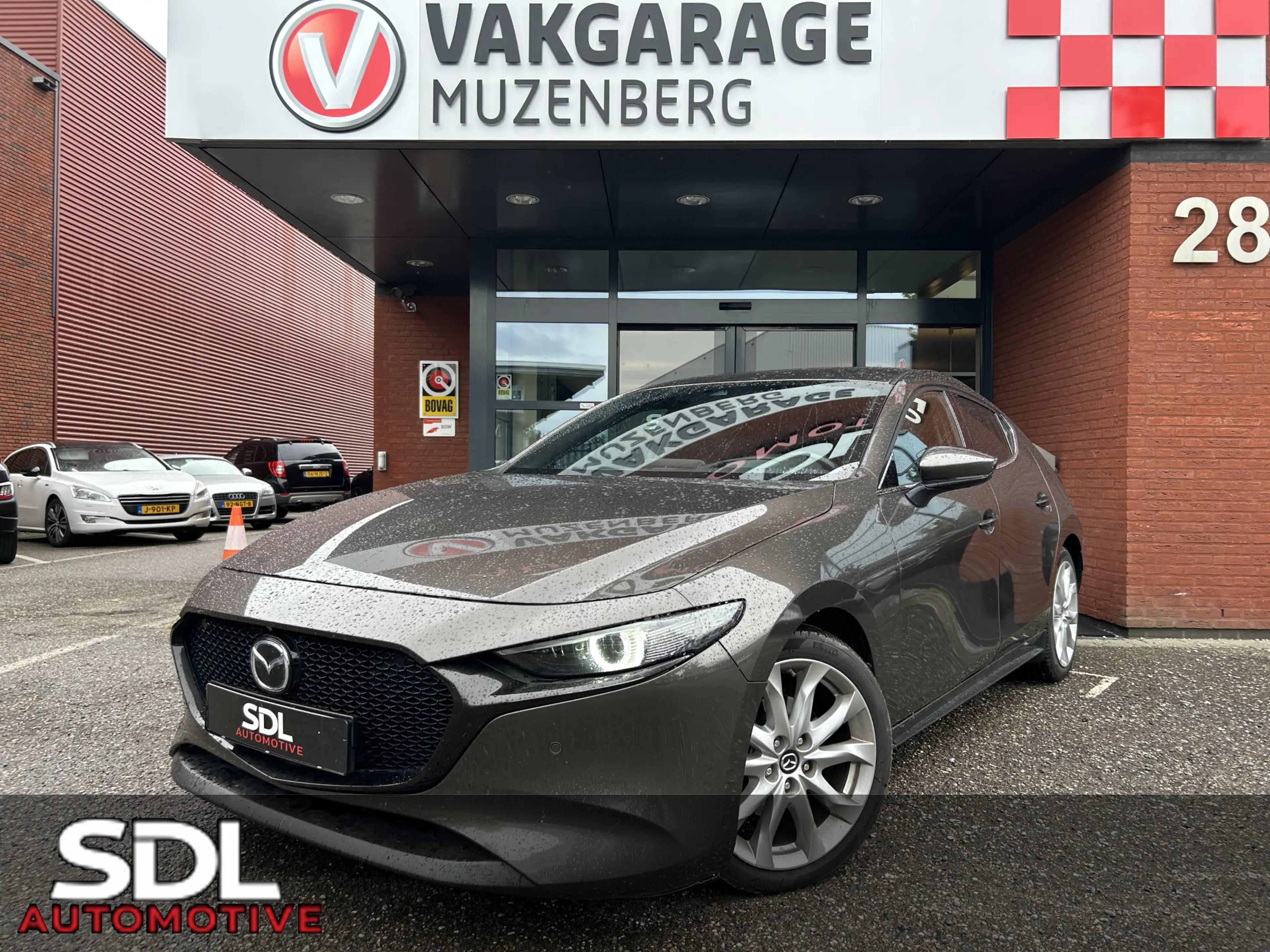 Mazda 3 2.0 e-SkyActiv-G M Hybrid 122 Luxury // FULL LED /