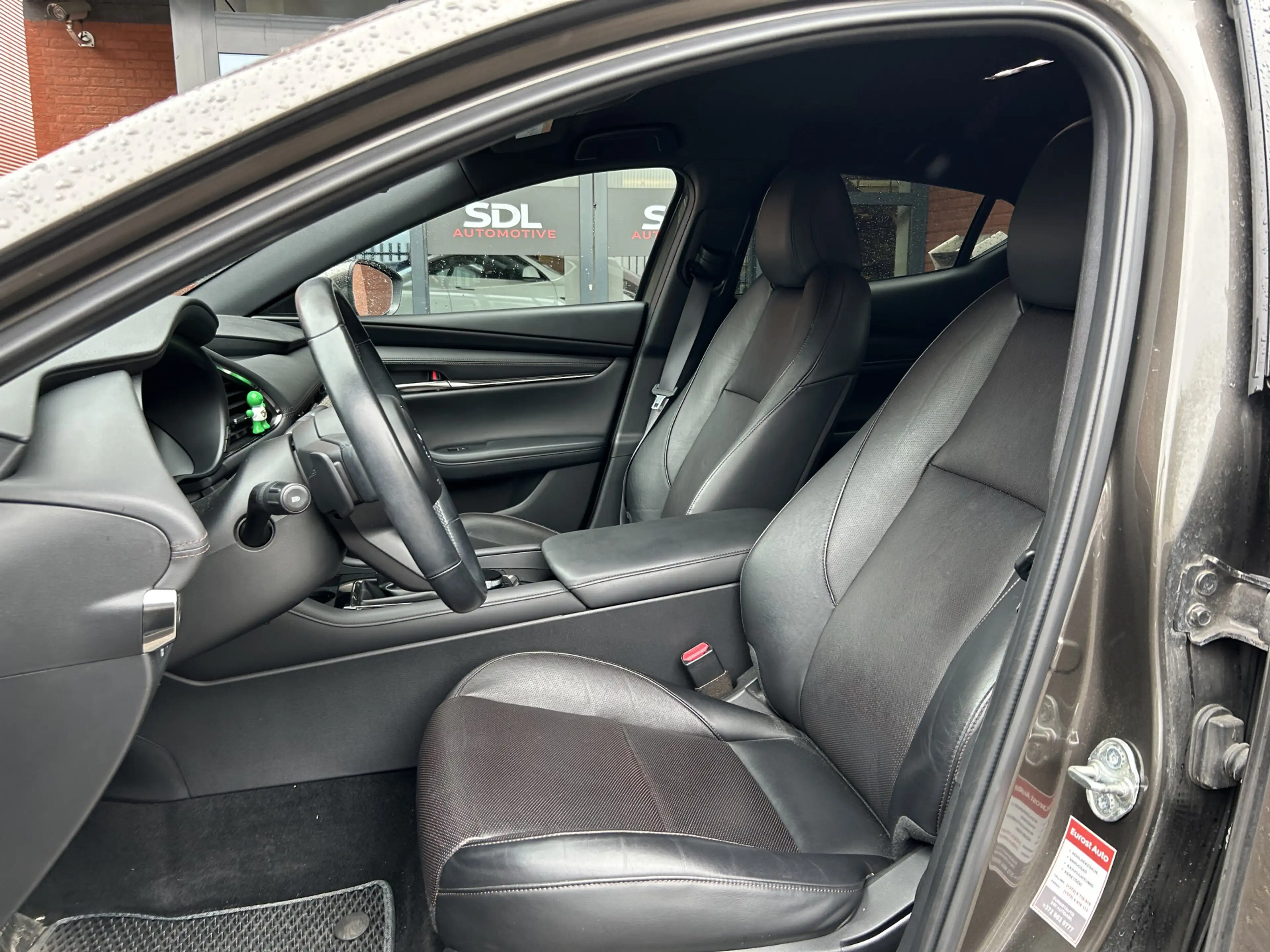 Mazda 3 2.0 e-SkyActiv-G M Hybrid 122 Luxury // FULL LED / — photo 9