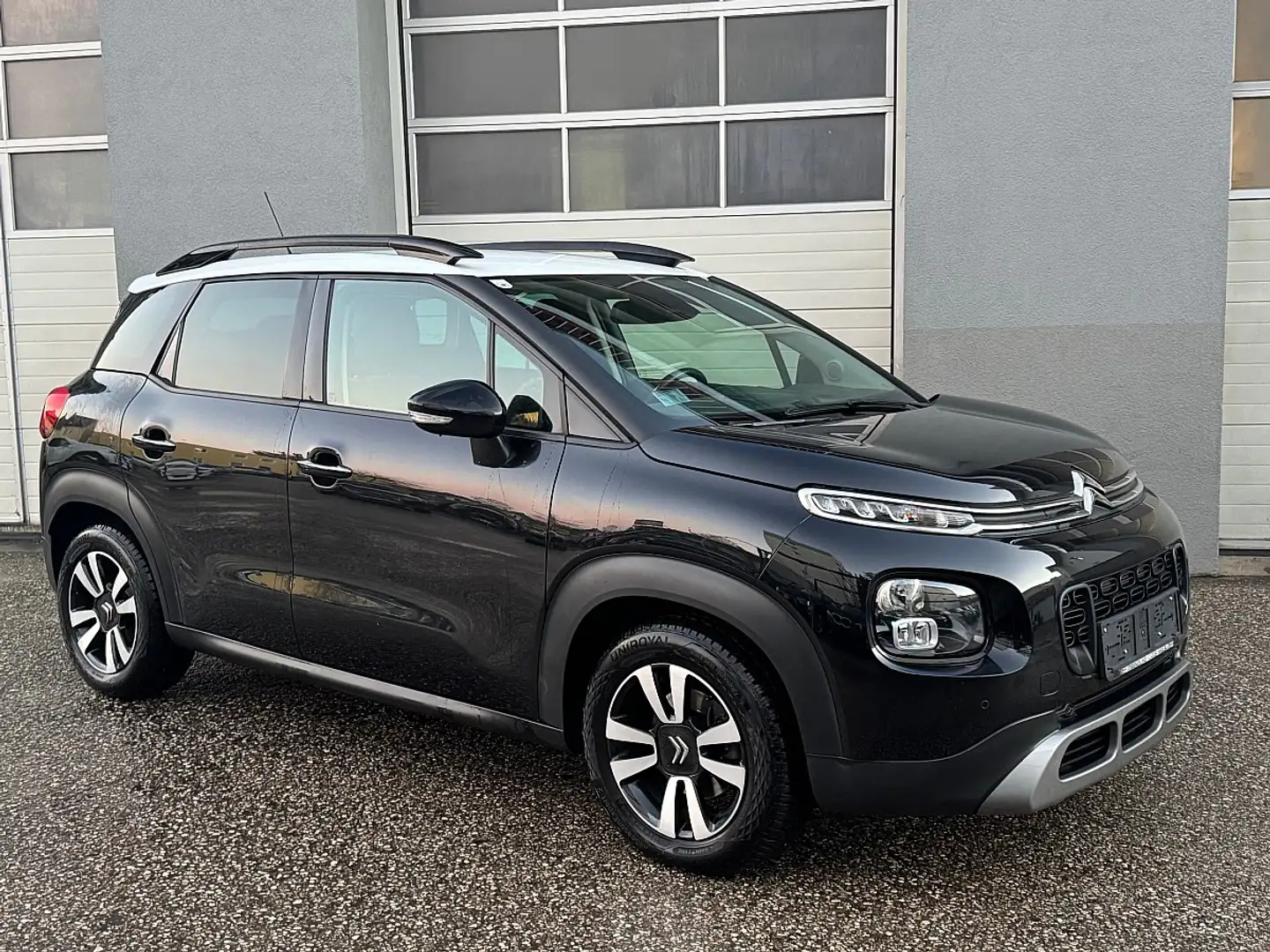 Citroen C3 Aircross PureTech 130 S&S Shine Schwarz - 2
