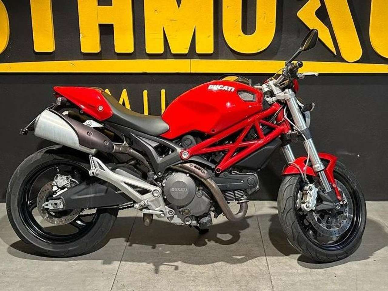 Ducati Monster 696