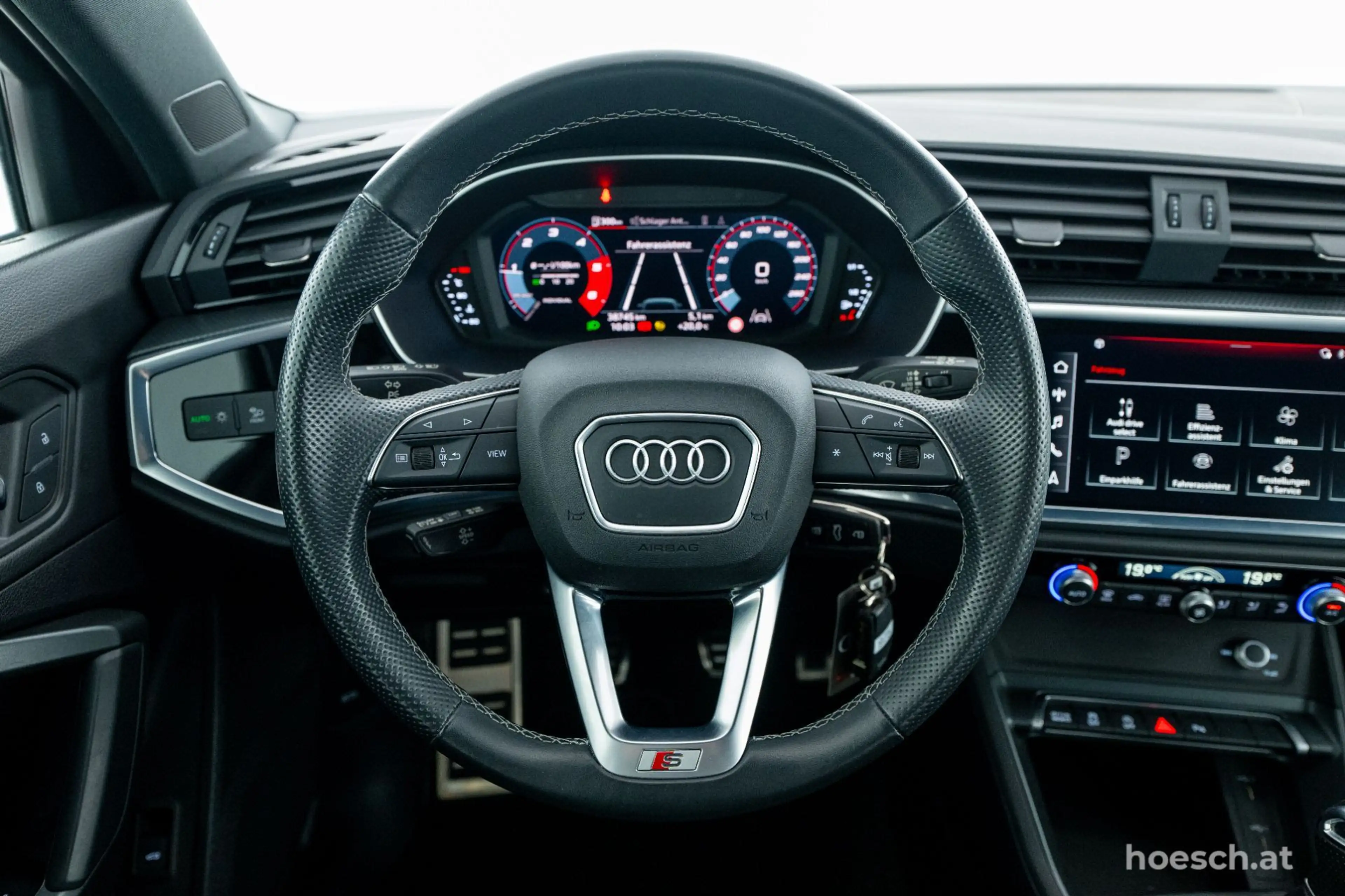 Audi Q3 35 TDI 2xS-LINE KAMERA JETZT RESERVIEREN — photo 6