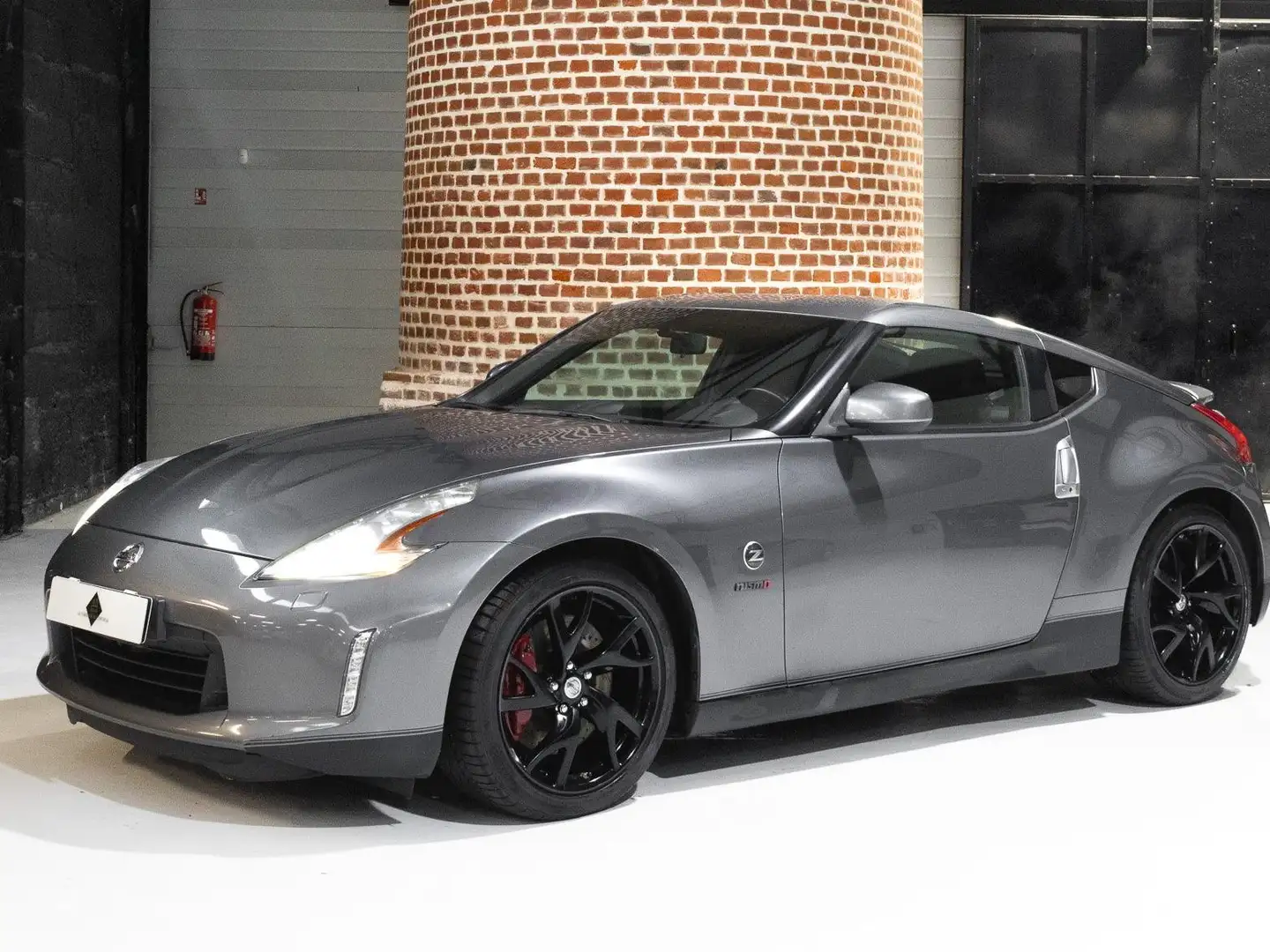Nissan 370Z 370Z Coupé 3.7 V6 328 Pack Grau - 1