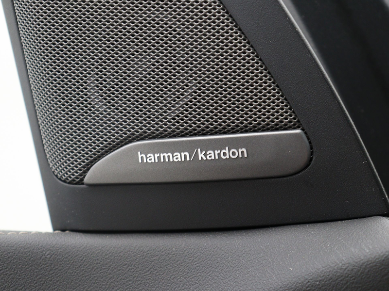 BMW X5 xDrive50e — photo 13