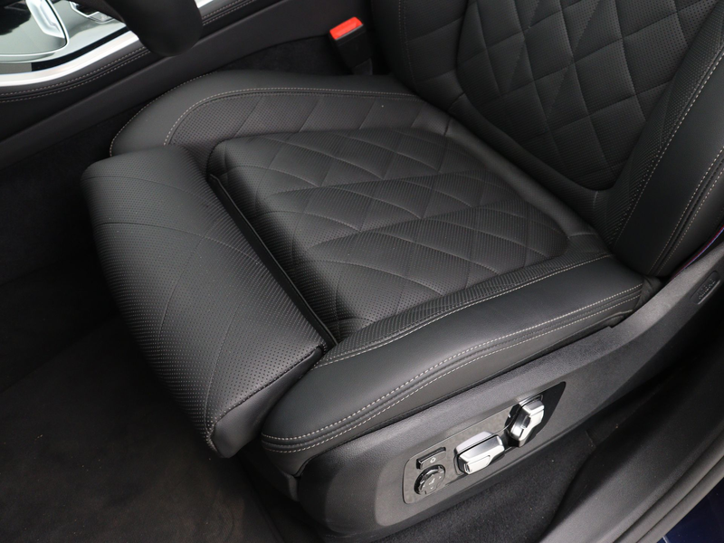 BMW X5 xDrive50e — photo 11