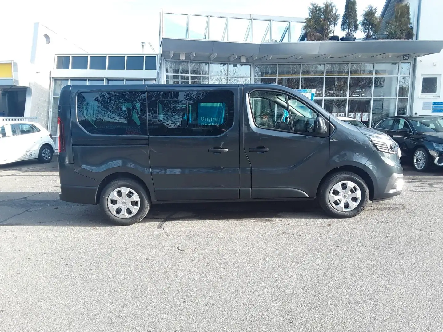 Renault Trafic Life Blue dCi 150 NAVI, LED, RFK, KLIMA Gris - 2