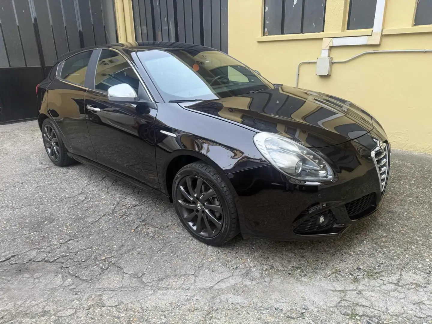 Alfa Romeo Giulietta 1.4 Turbo 120 CV Distinctive Noir - 1