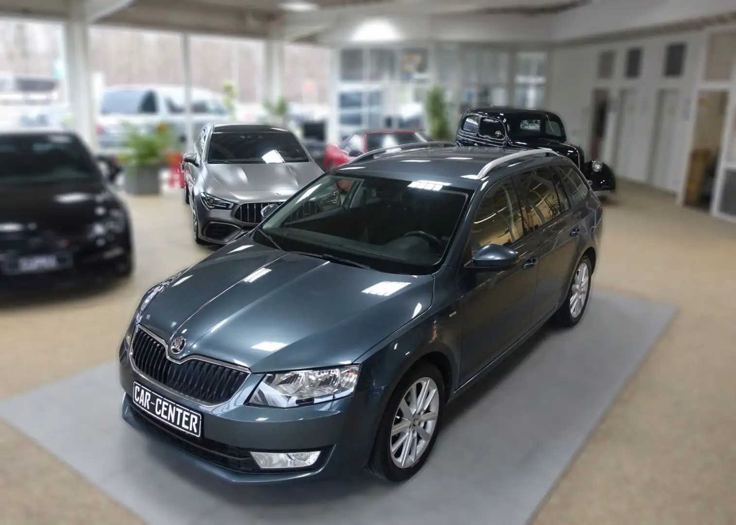 Skoda Octavia Combi Joy Green tec; AAC GRA SHZ DAB AHK Schwarz - 1