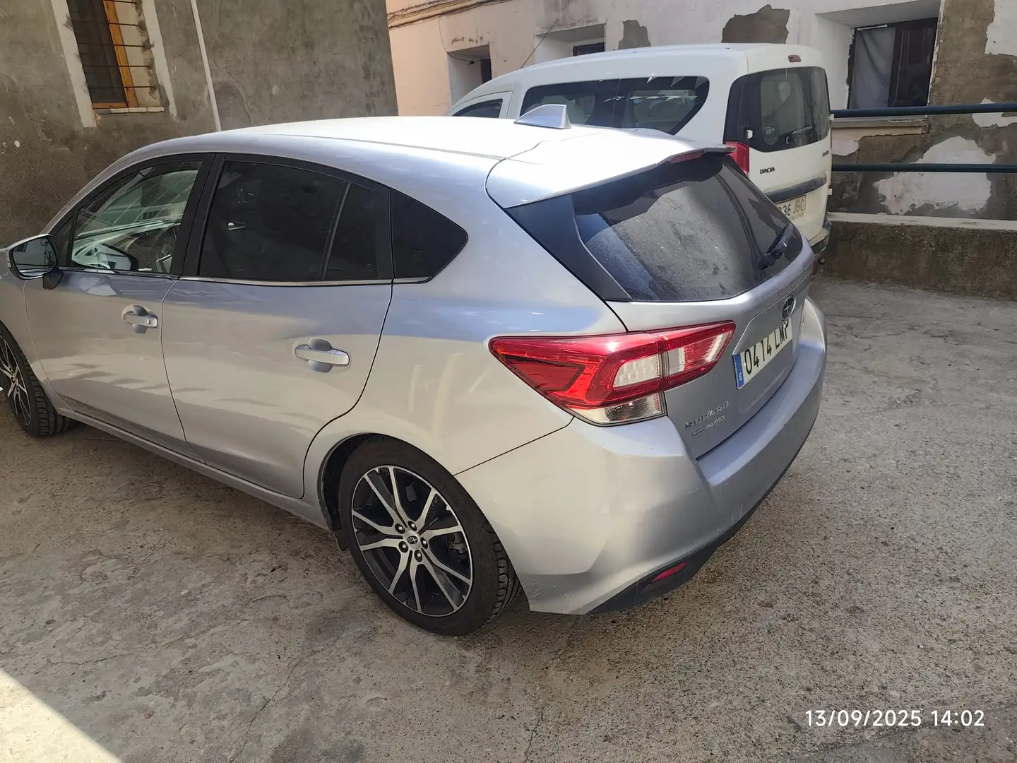 Subaru Impreza Impreza 1.6 Executive Lineartronic Executive Zilver - 2