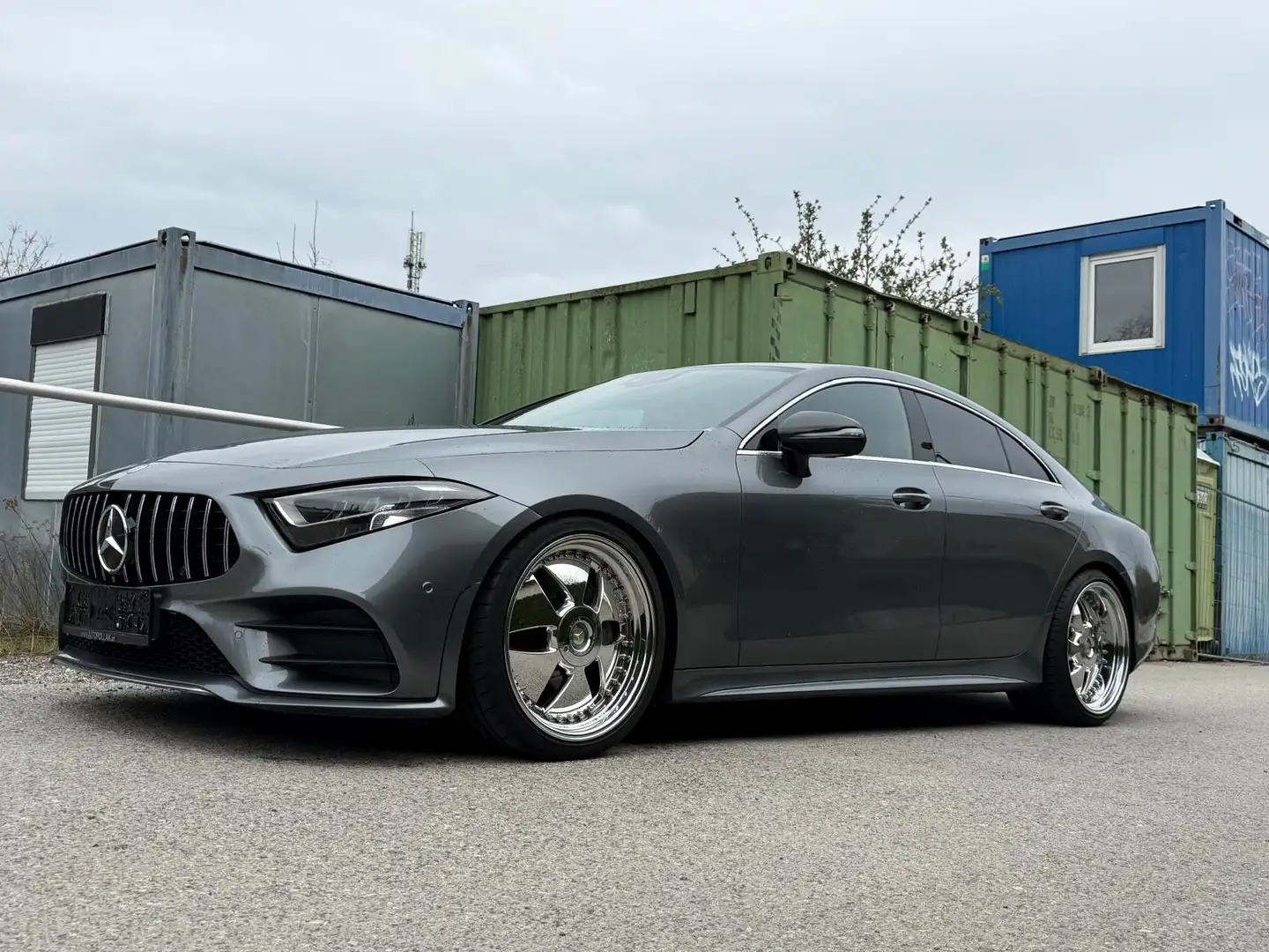 Mercedes-Benz CLS 300 300d AMG Line Grau - 2