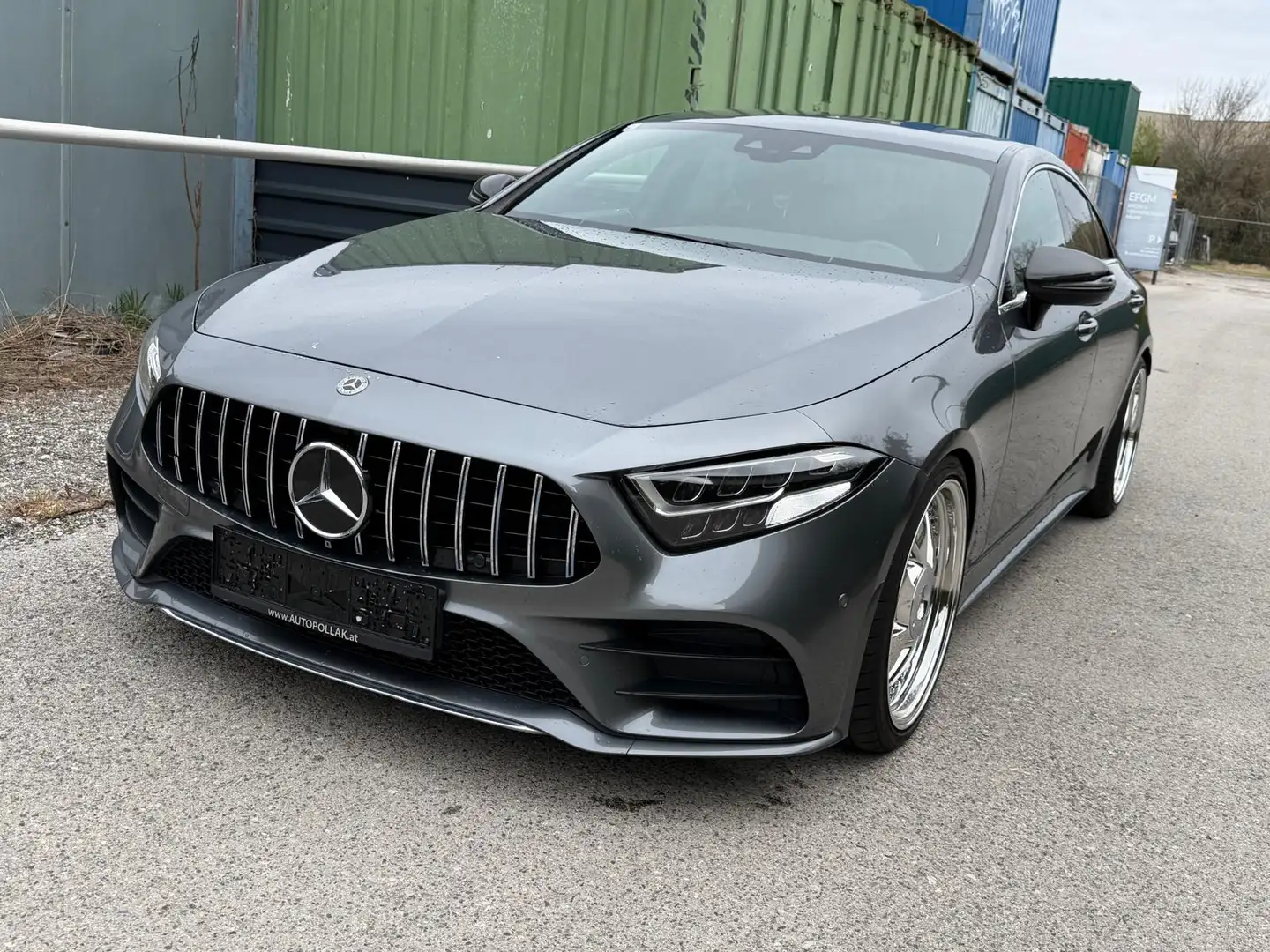 Mercedes-Benz CLS 300 300d AMG Line Grau - 1