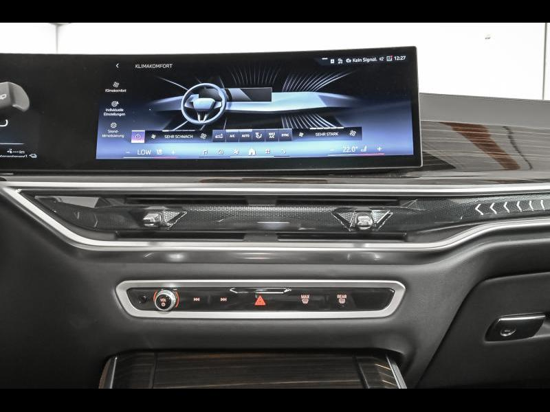 BMW X5 xDrive 50e — photo 12