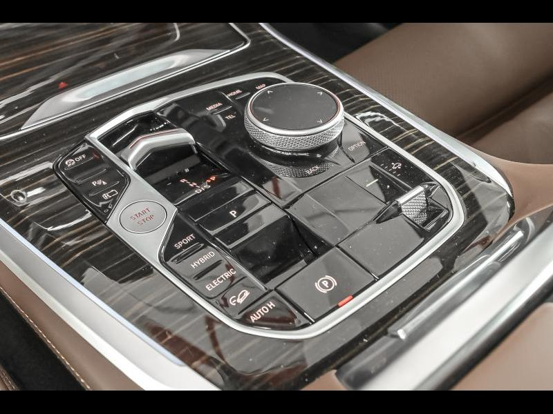 BMW X5 xDrive 50e — photo 11