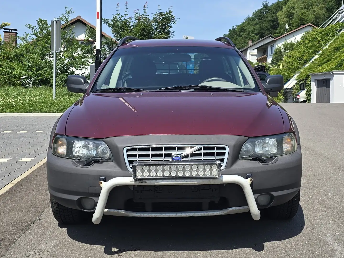 Volvo XC70 D5 AWD, Klima,Standheizu AHk Xenon Rouge - 2