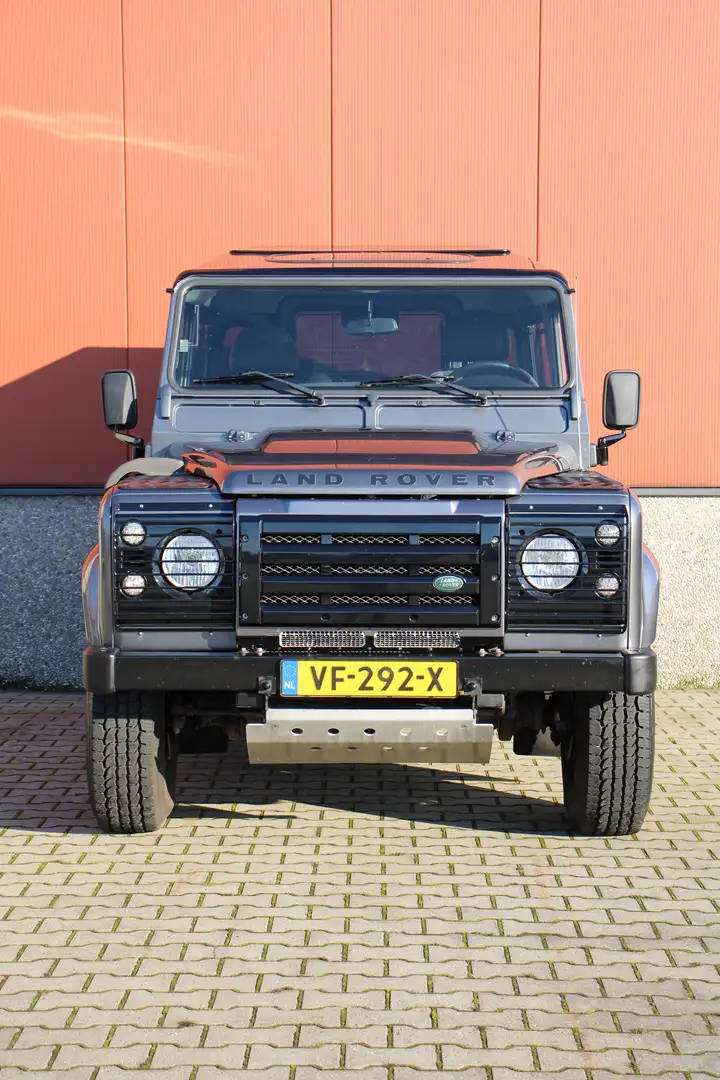 Land Rover Defender 90 2.2 TDCI Hard Top X-Tech/ Origineel NL Grijs - 2
