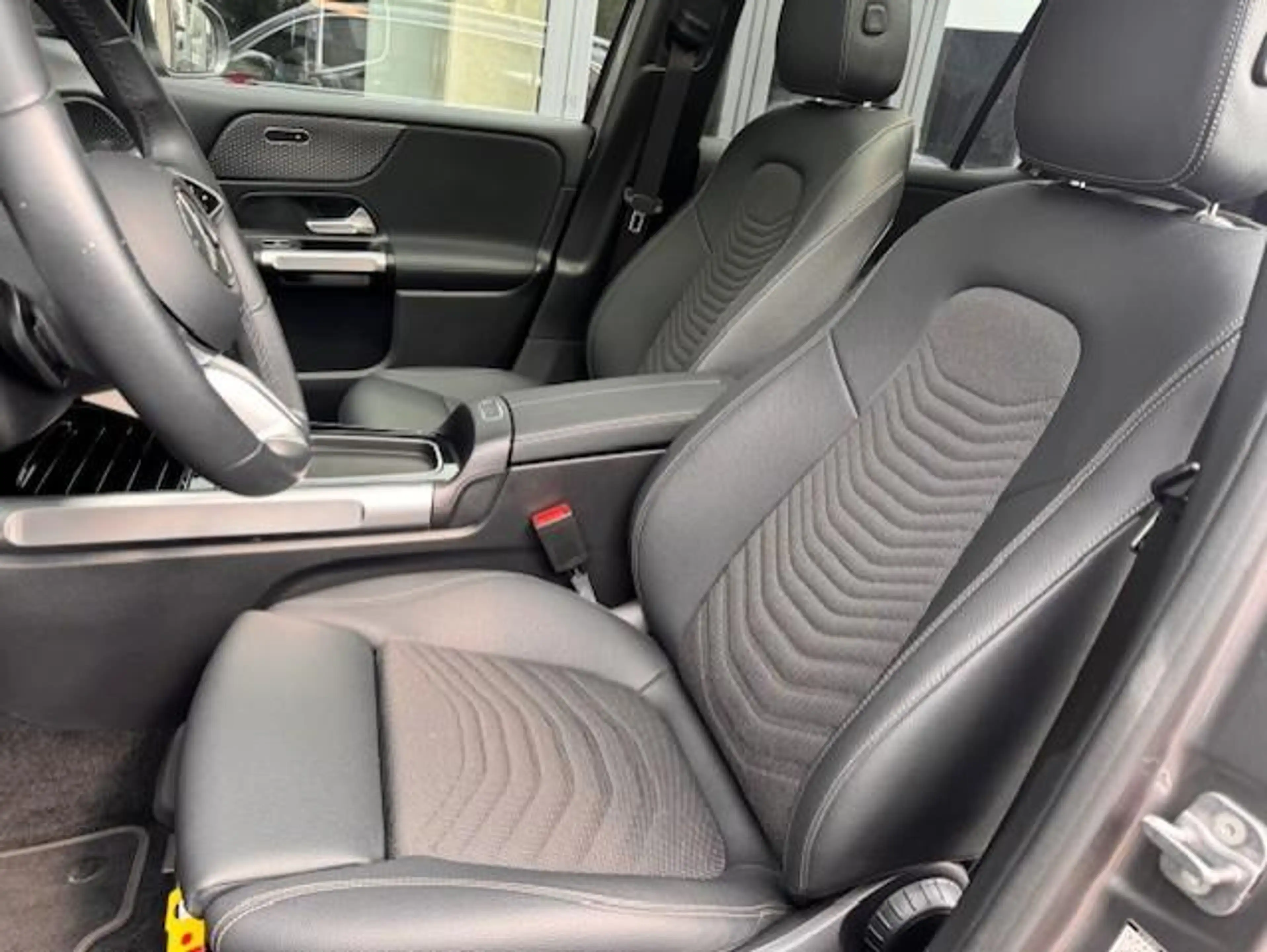 Mercedes-Benz EQB 250 250+ Business Line 7p. — photo 12