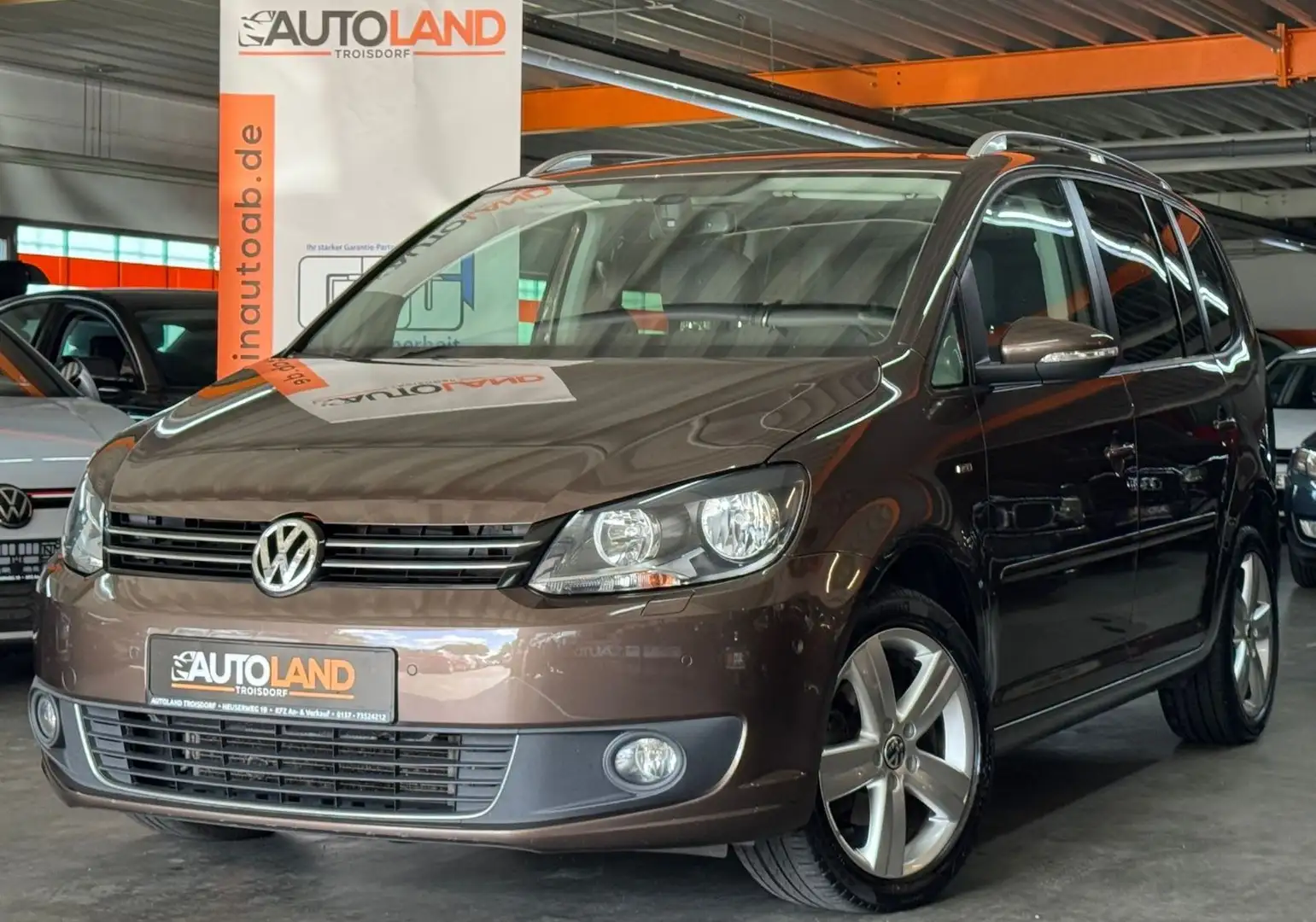 Volkswagen Touran Life BMT*1.HD*TEMPO*SHZG*PDC*PANO*NAVI* Marrón - 2
