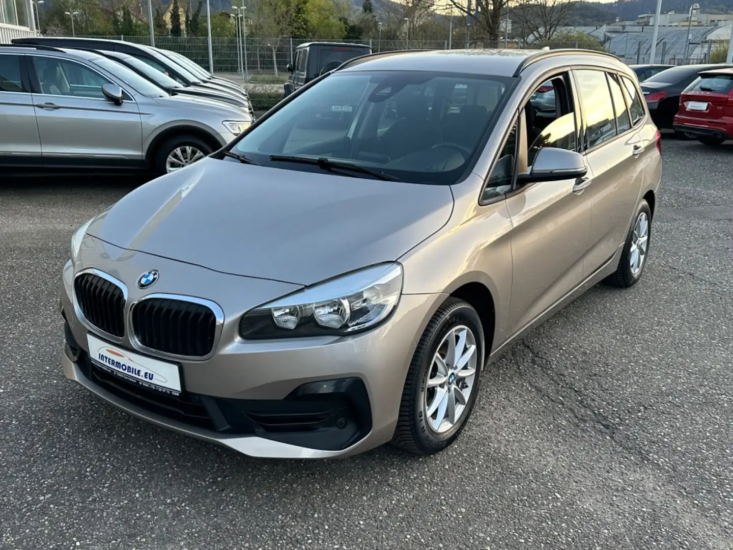 BMW 216 Gran Tourer 216d Navi Klima AC Alu Ahk Euro6 Top Silber - 1