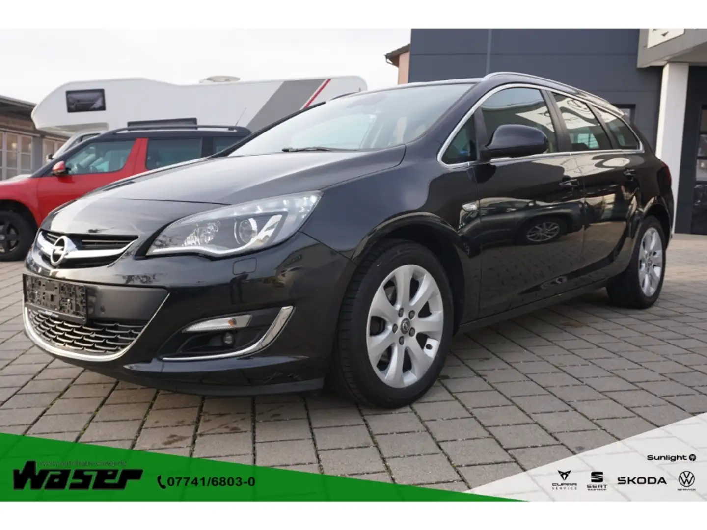 Opel Astra J Sports Tourer 1.6 DI Turbo Exklusiv Aut. Nav AFL Schwarz - 1