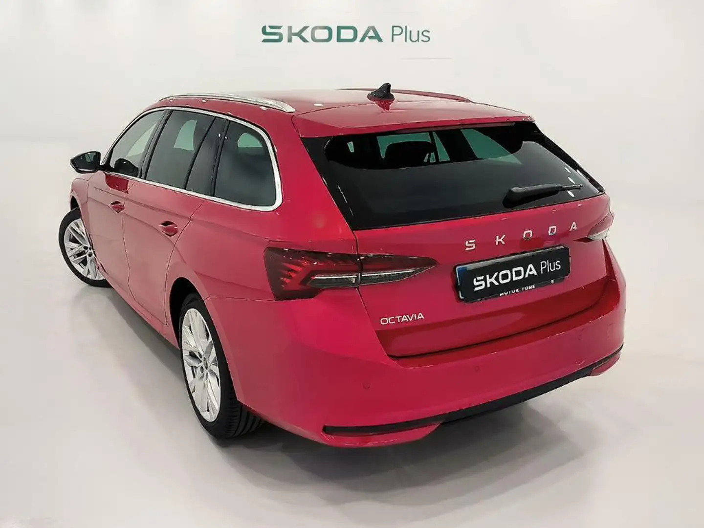 Skoda Octavia Combi 2.0TDI Design DSG7 110kW Rouge - 2