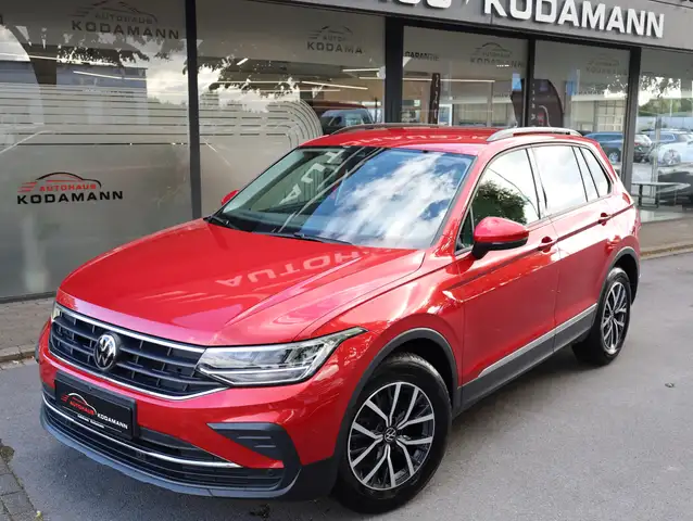 Volkswagen Tiguan view 2
