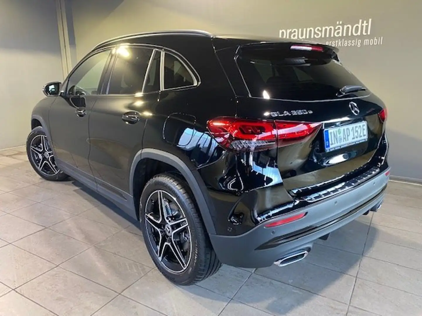Mercedes-Benz GLA 250 e AMG Night AHK/LED/Kamera/Totw/MBUX/19" Schwarz - 2