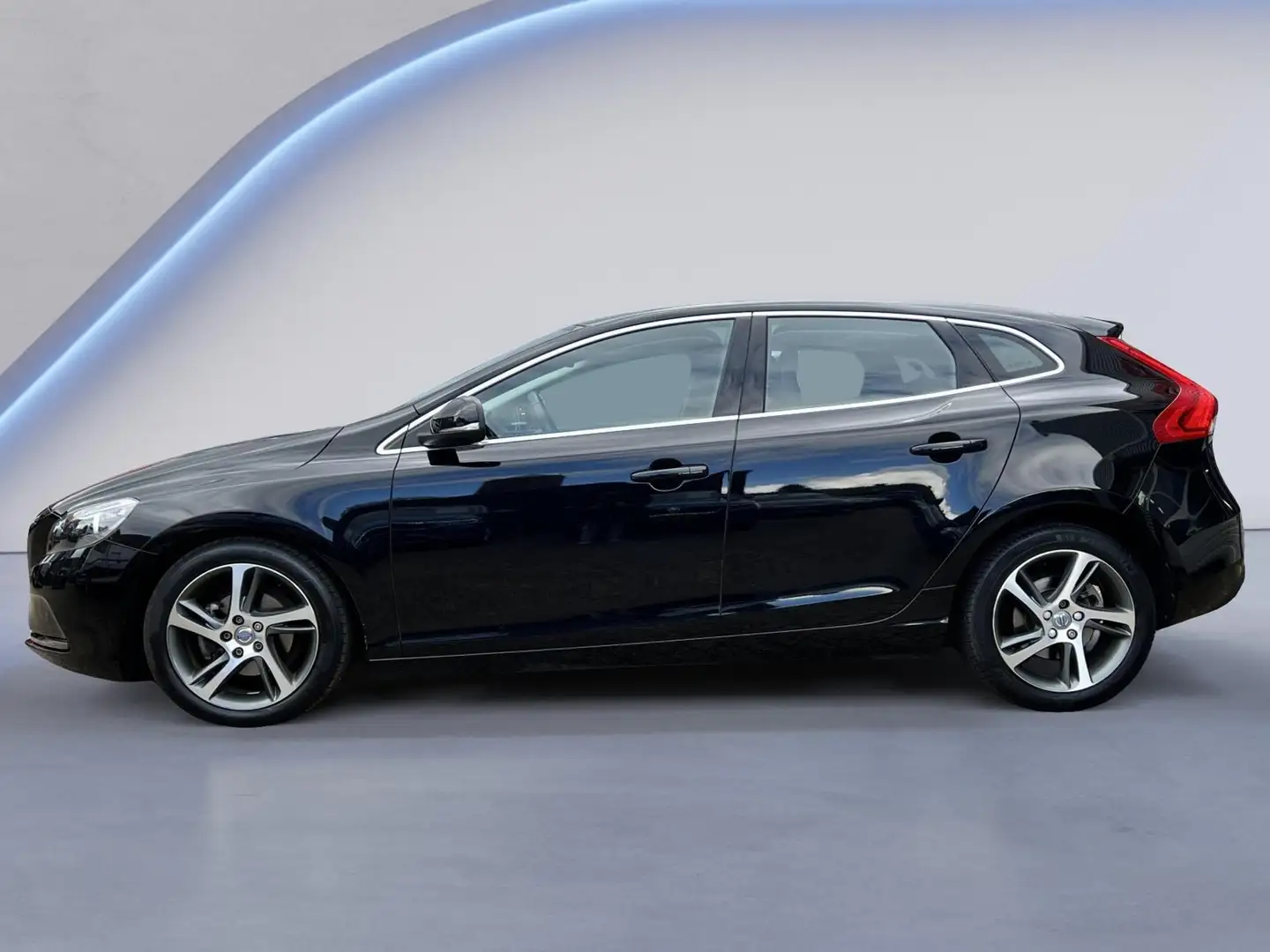 Volvo V40 2.0 D2 R-Design Bns Zwart - 2