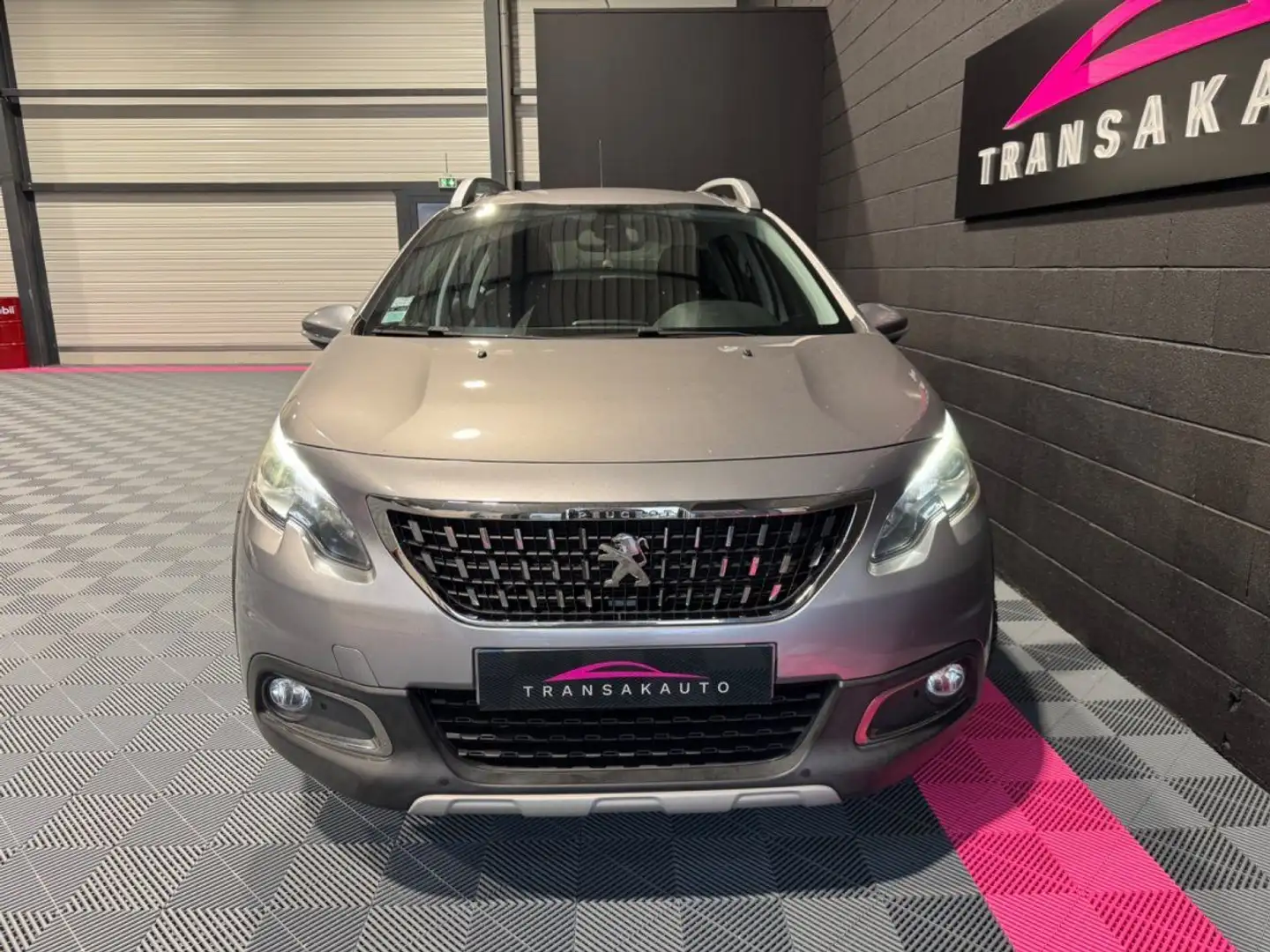 Peugeot 2008 1.2 PureTech 110ch SS EAT6 Allure Grijs - 2