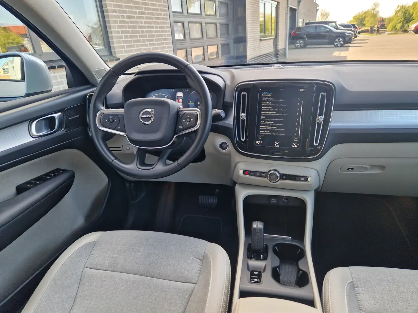 Volvo XC40 1.5 T5 Twin Engine Momentum Pro Harman Kardon | Ca Gris - 2