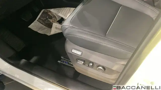 DR Automobiles DR6.0 view 15