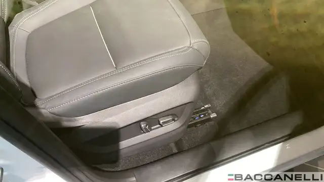 DR Automobiles DR6.0 view 8