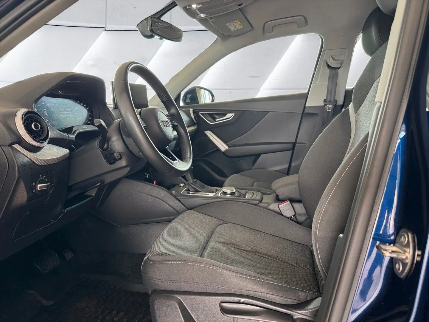 Audi Q2 35 1.5 TFSI /Sehrgepflegt/Automatik Blau - 2