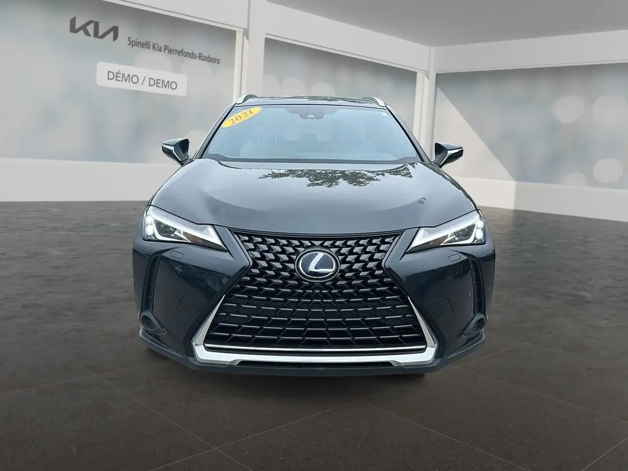 Lexus UX снимка Lexus UX