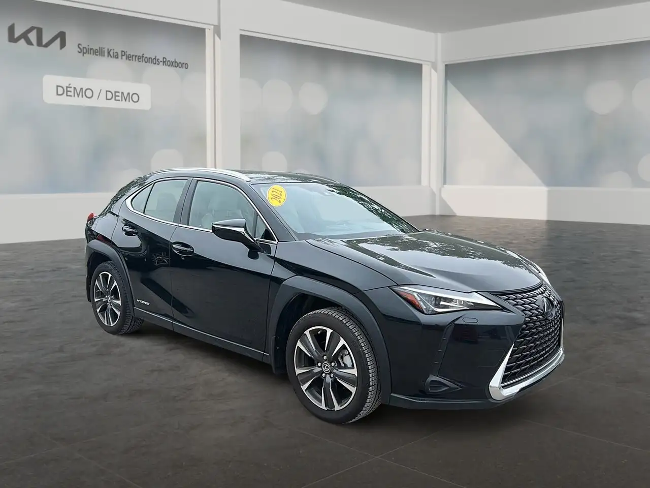 Lexus UX снимка Lexus UX