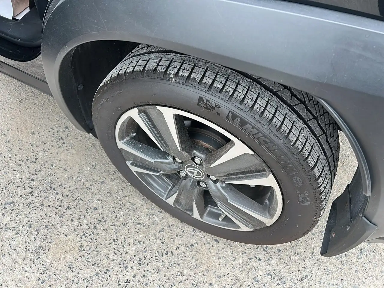 Lexus UX снимка Lexus UX