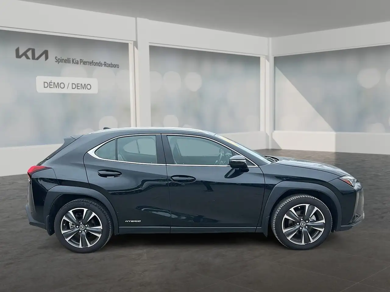 Lexus UX снимка Lexus UX