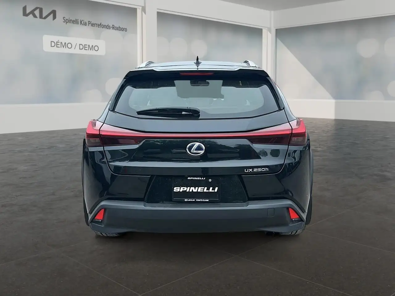 Lexus UX снимка Lexus UX