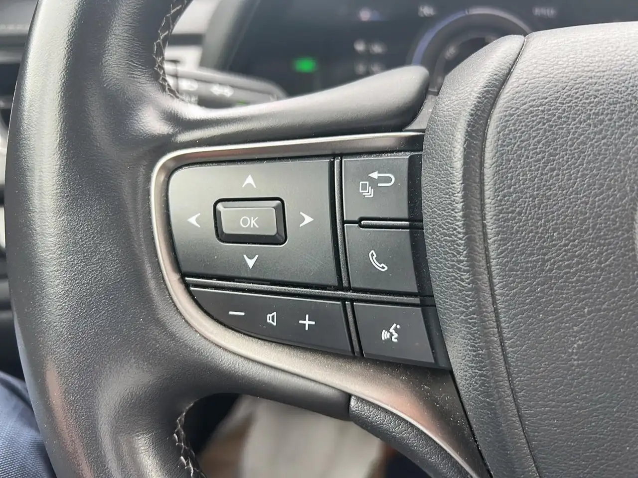 Lexus UX снимка Lexus UX