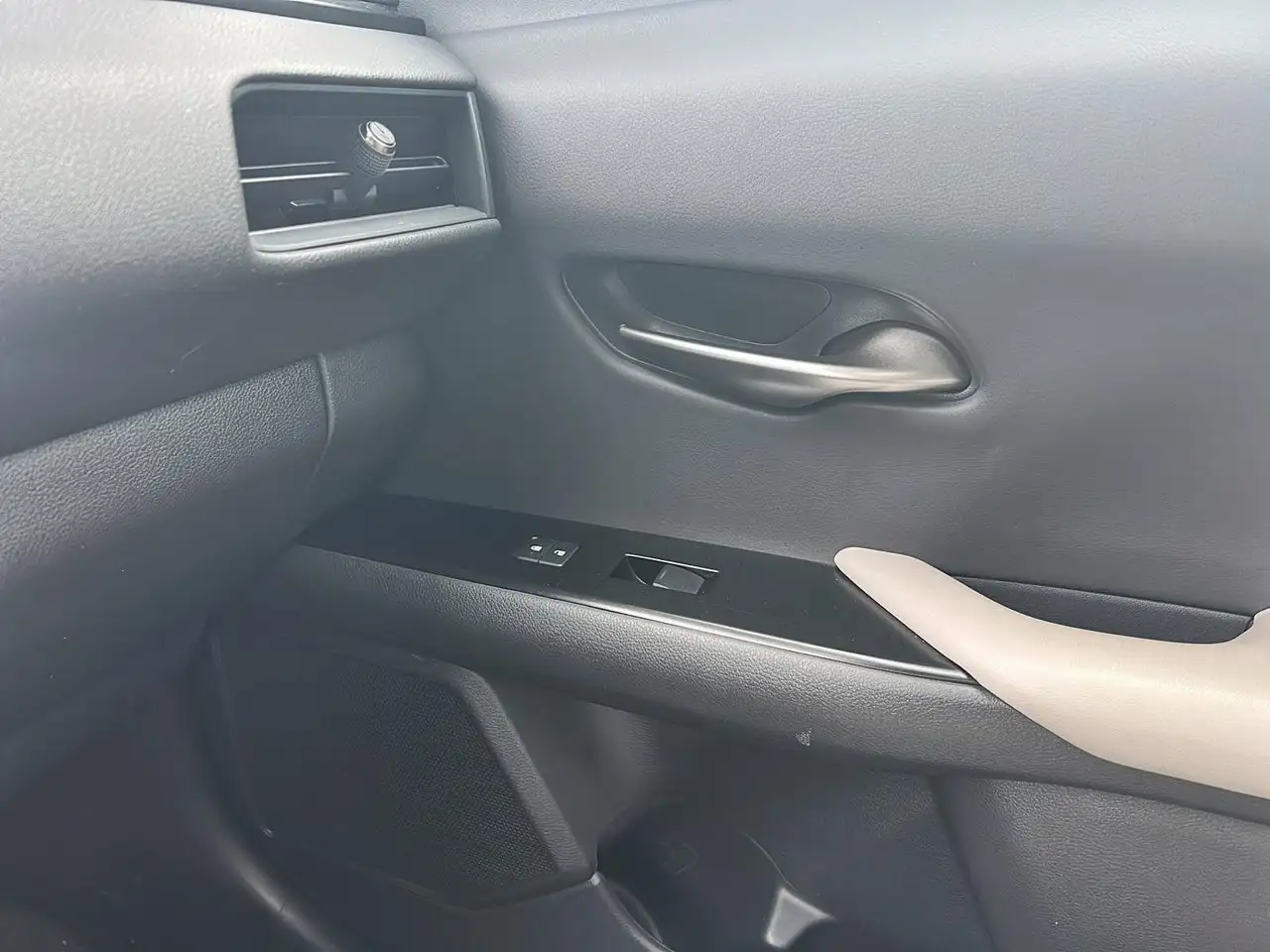 Lexus UX снимка Lexus UX