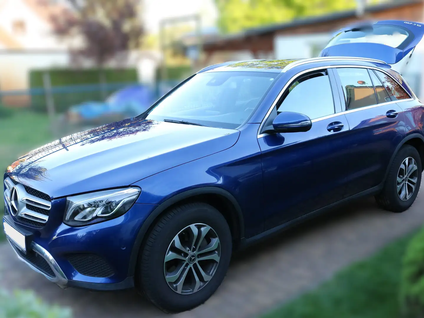 Mercedes-Benz GLC 250 GLC 4Matic 9G-TRONIC AMG Line Interieur Blau - 1