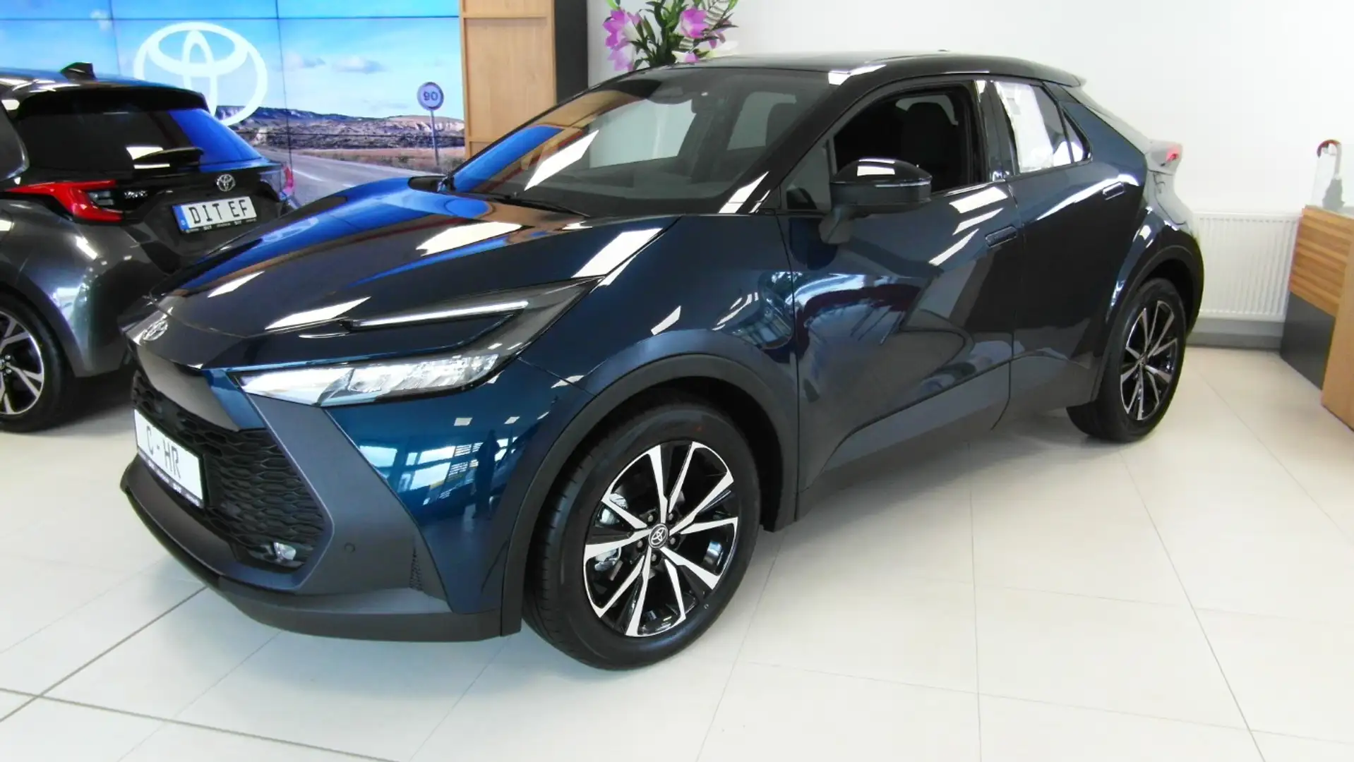 Toyota C-HR 2.0 FWD Teamplayer ACC+LED+Navi+SHZ+2xKlima Zwart - 1