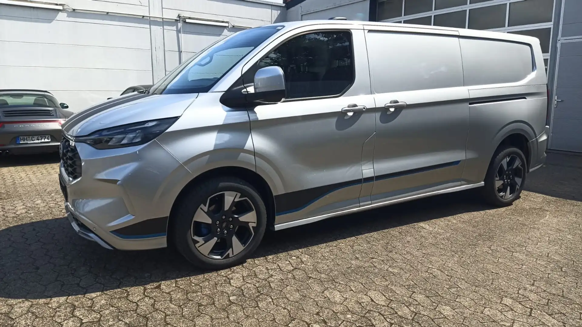 Ford Transit Custom 320 L2 SPORT Aut./ACC/CAM/2xS-Tür Silber - 2