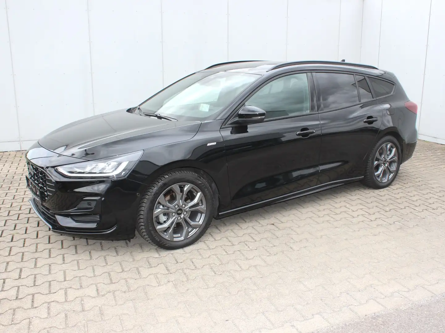 Ford Focus ST-Line X 1,5 EcoBlue Schwarz - 2