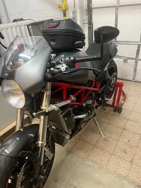 Ducati Monster 937 - foto 4