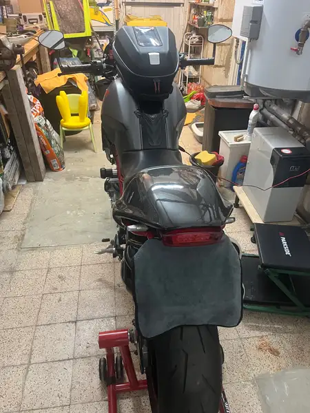 Ducati Monster 937 - foto 2