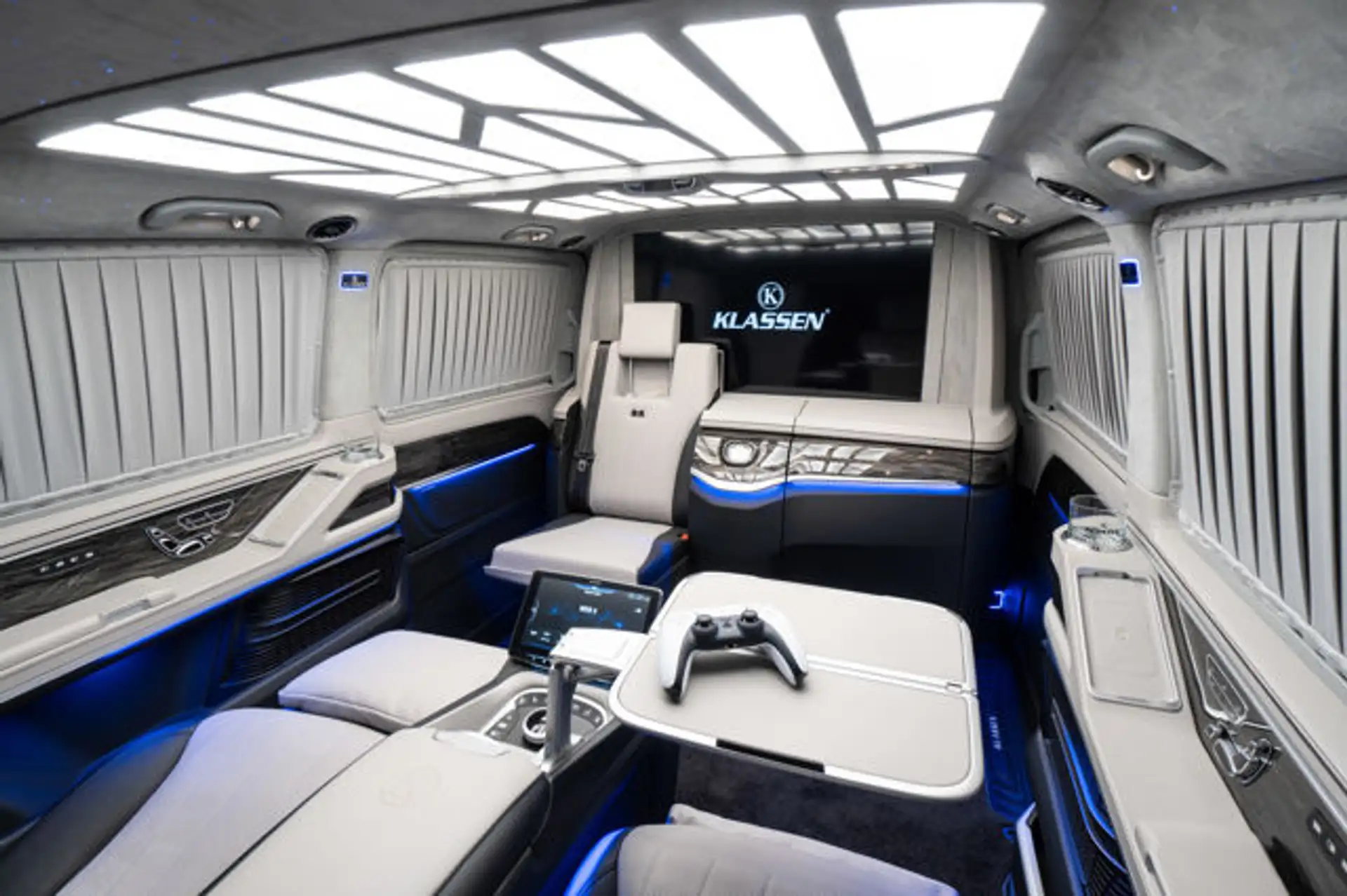 벤츠 V300 2026 화이트 사진 8