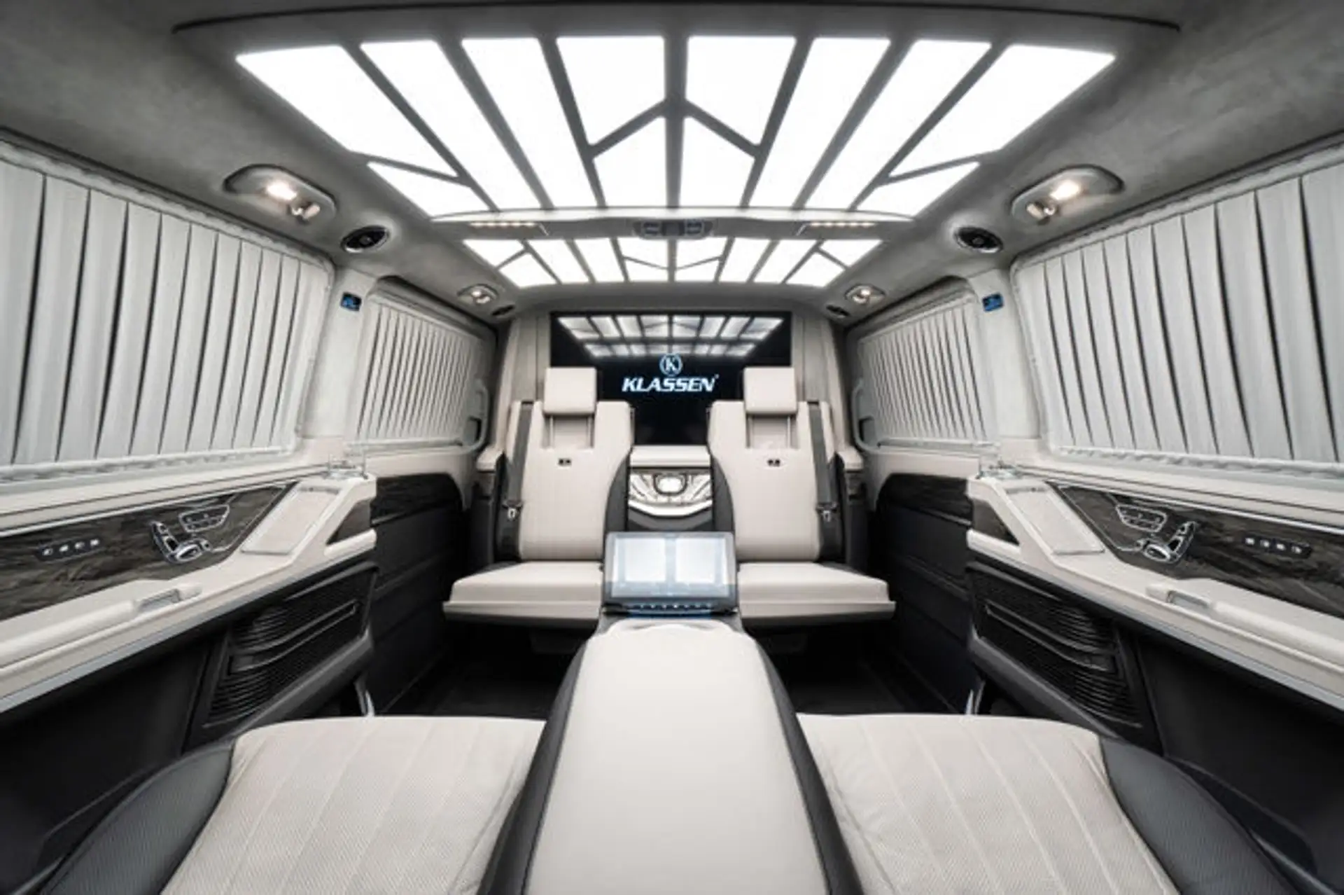 벤츠 V300 2026 화이트 사진 6