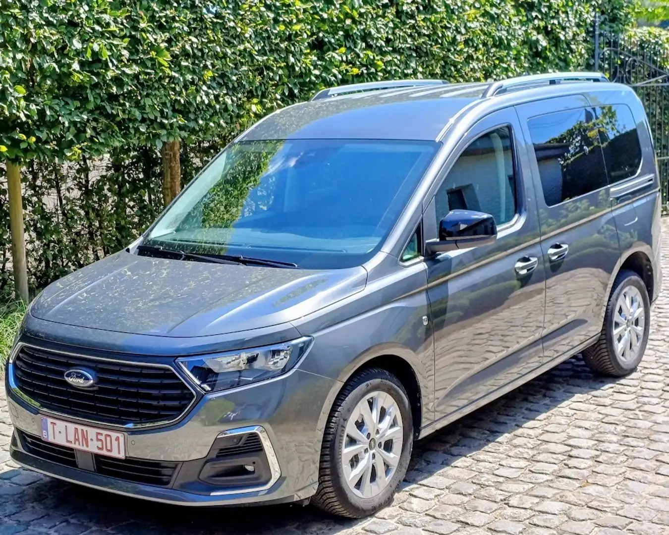 Ford Tourneo Connect ford connect 2.0 eco titanium 5 places ( mod 2024 Grijs - 2