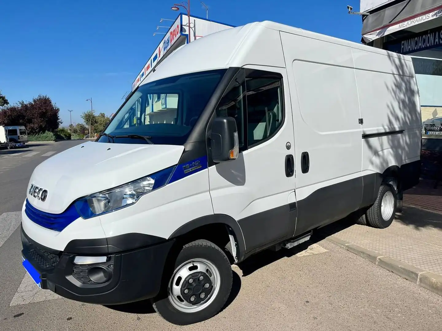 Iveco Daily 35C 14 VN 3520L/H2 GNC CNG Blanc - 1