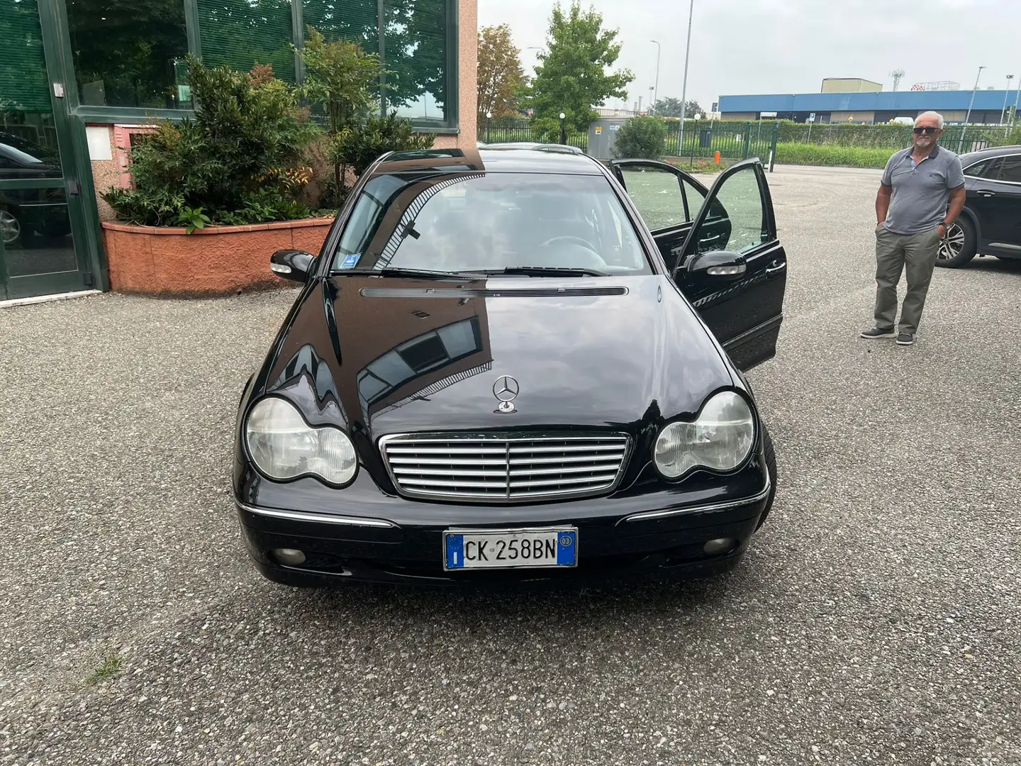 Mercedes-Benz 220 - 2